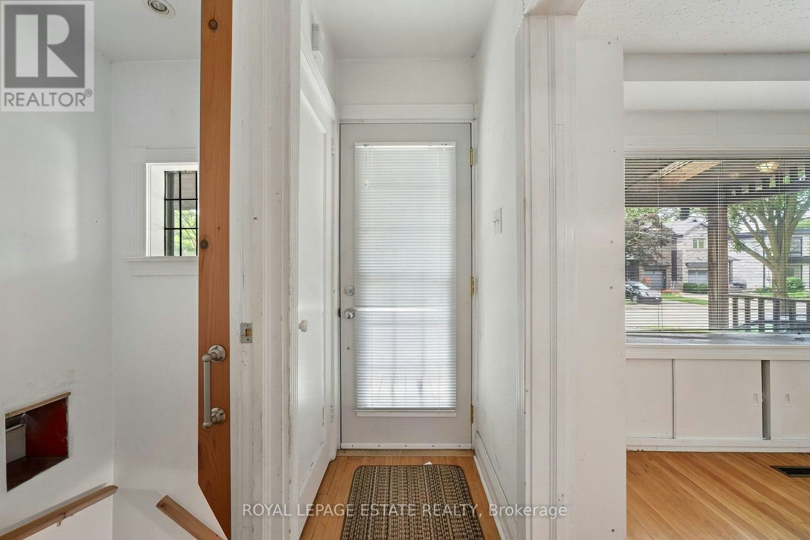 29 Red Deer Avenue, Toronto, ON, M1N 2Z1 - 7