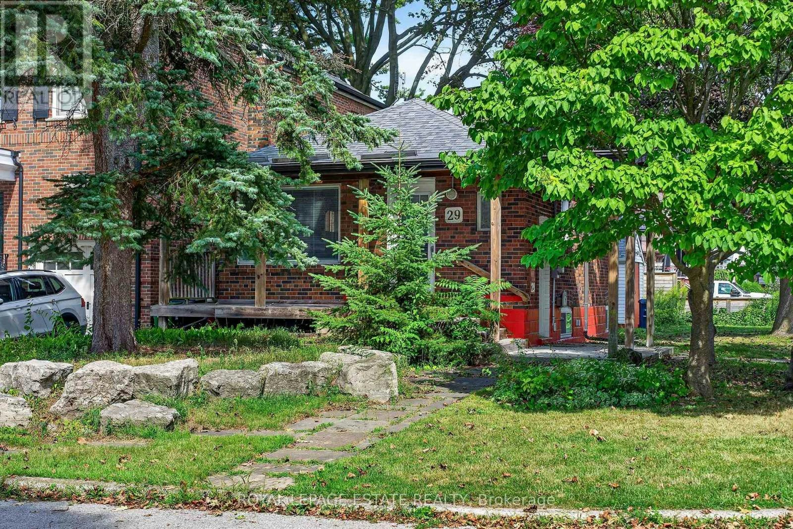 29 Red Deer Avenue, Toronto, ON, M1N 2Z1 - 3