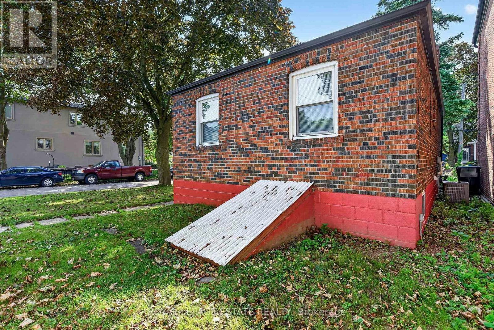29 Red Deer Avenue, Toronto, ON, M1N 2Z1 - 41