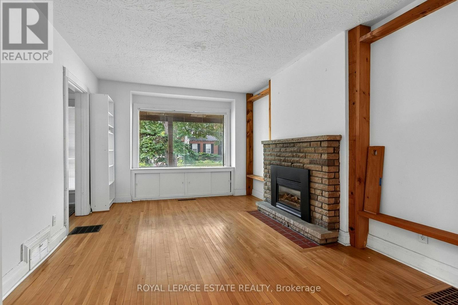 29 Red Deer Avenue, Toronto, ON, M1N 2Z1 - 11