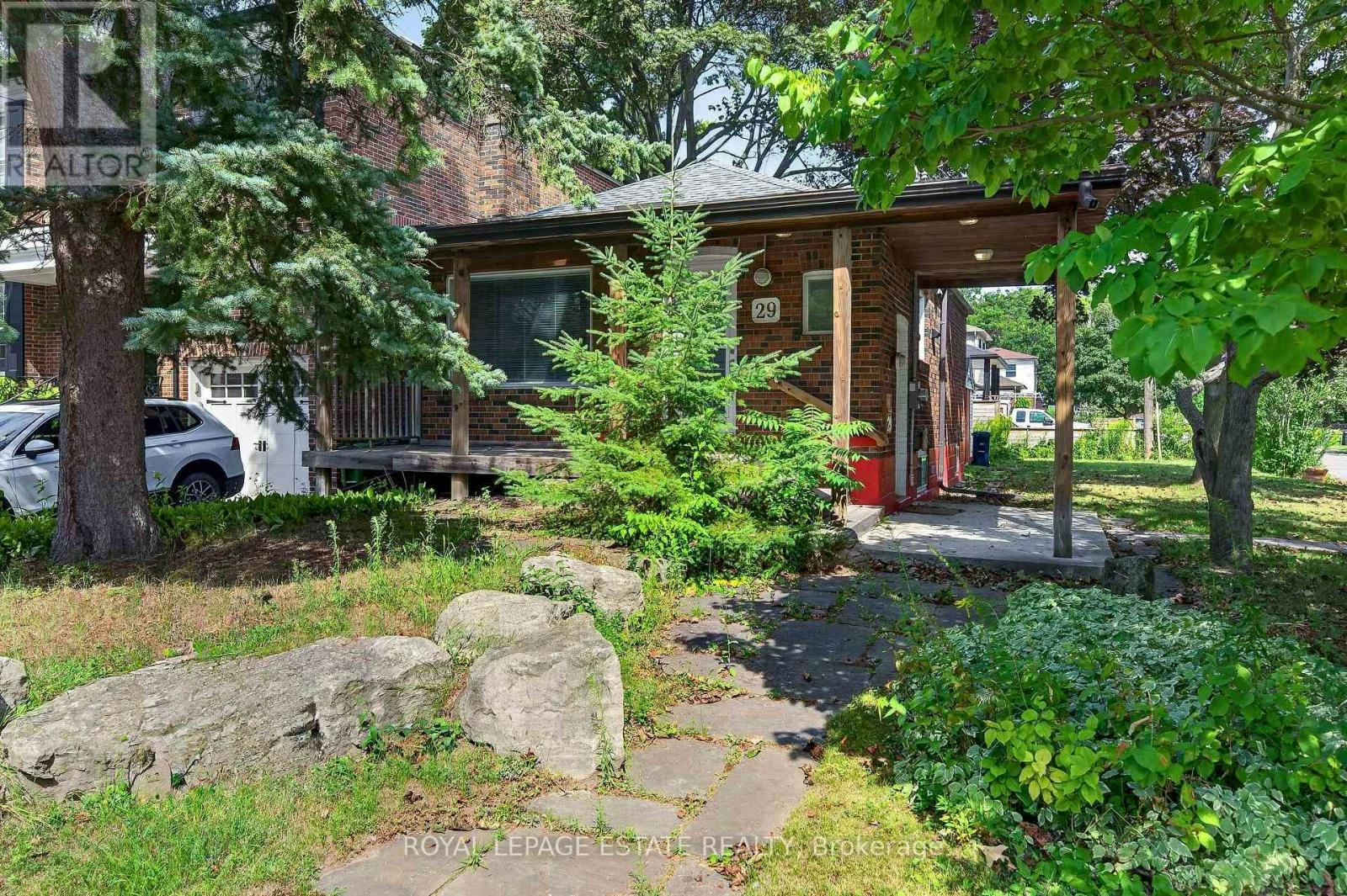 29 Red Deer Avenue, Toronto, ON, M1N 2Z1