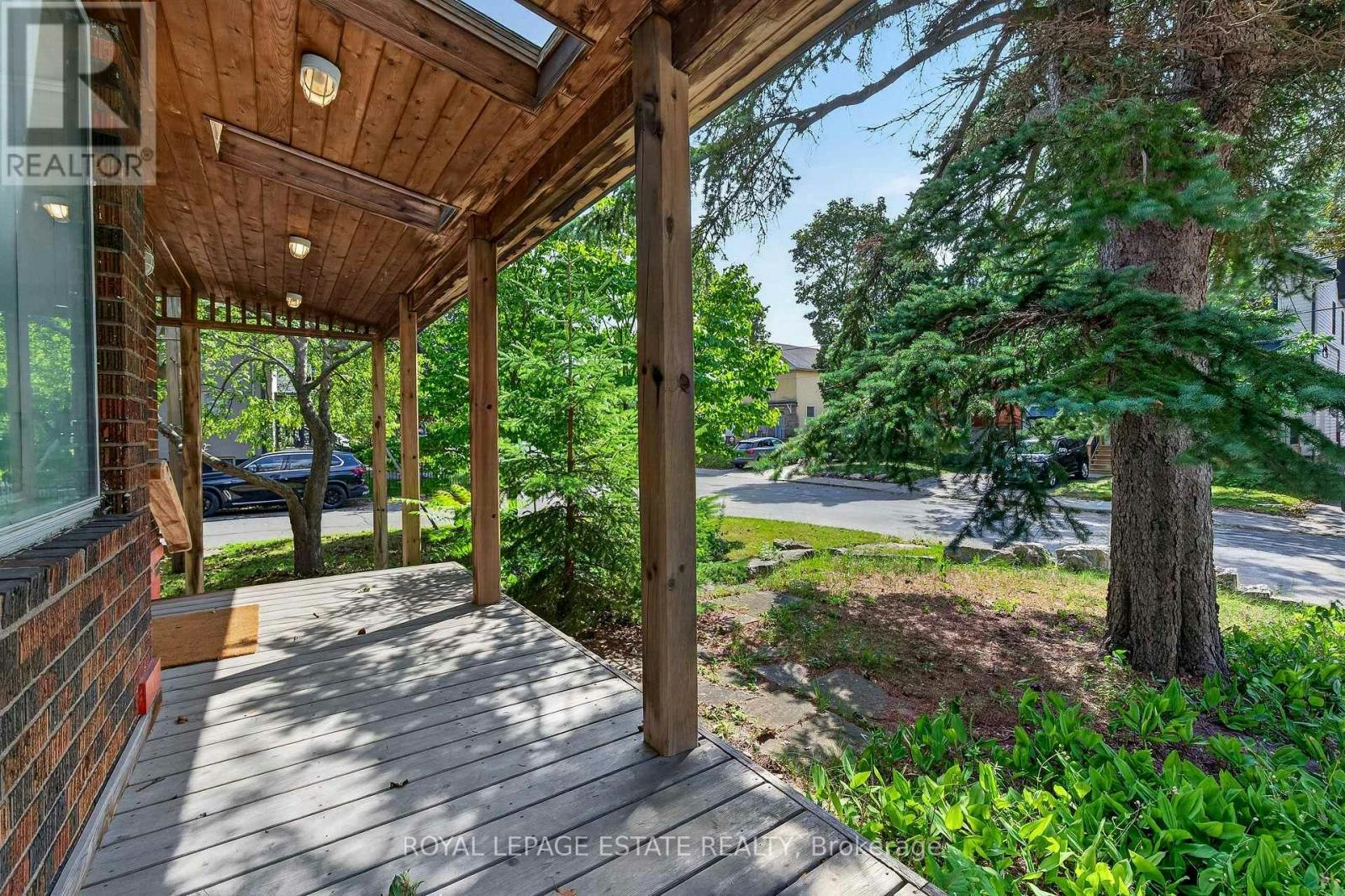 29 Red Deer Avenue, Toronto, ON, M1N 2Z1 - 31