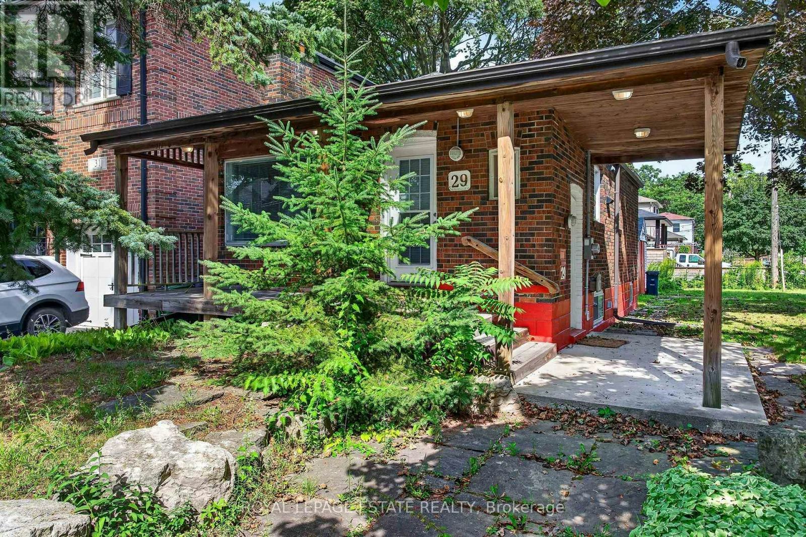 29 Red Deer Avenue, Toronto, ON, M1N 2Z1 - 2