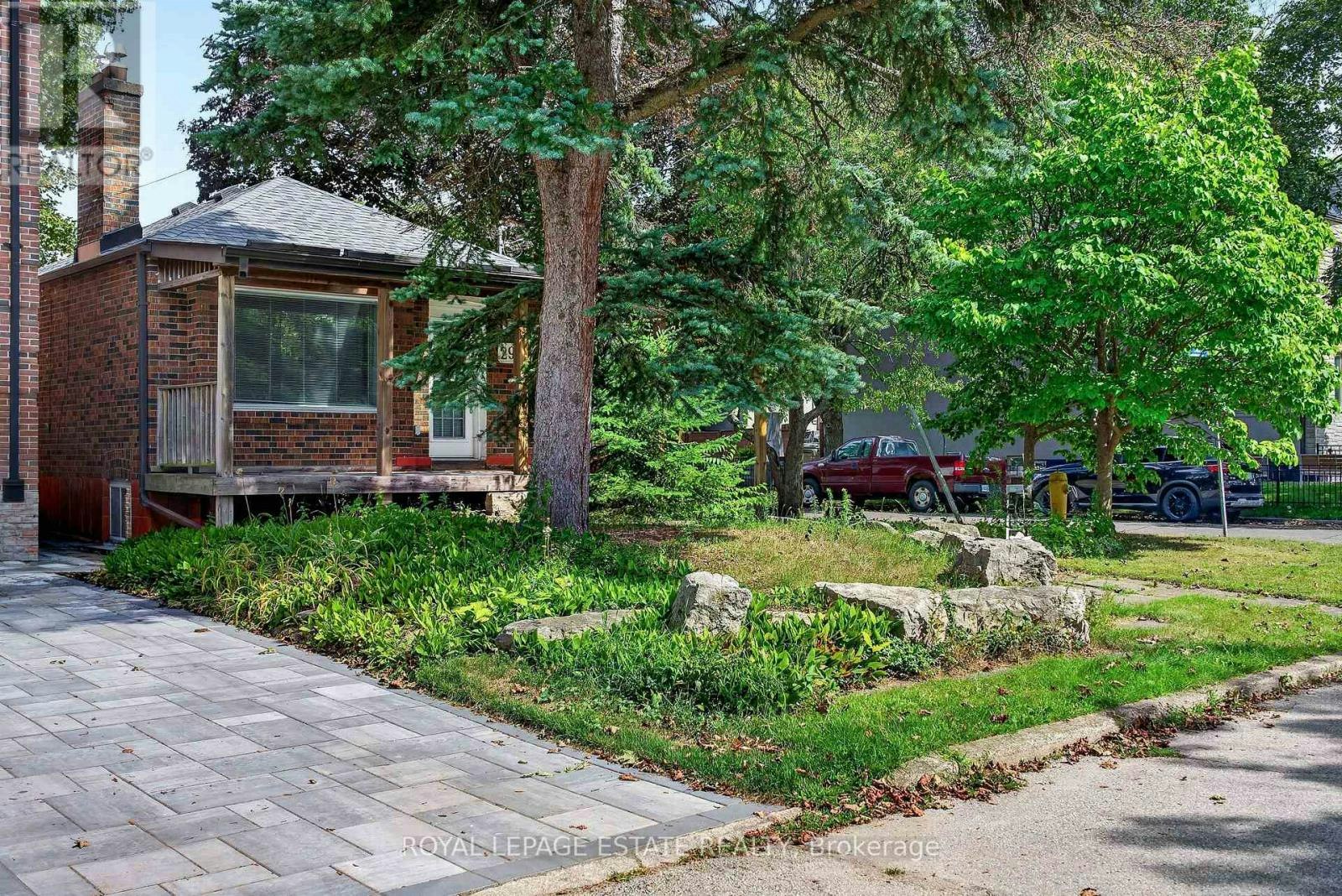 29 Red Deer Avenue, Toronto, ON, M1N 2Z1 - 5
