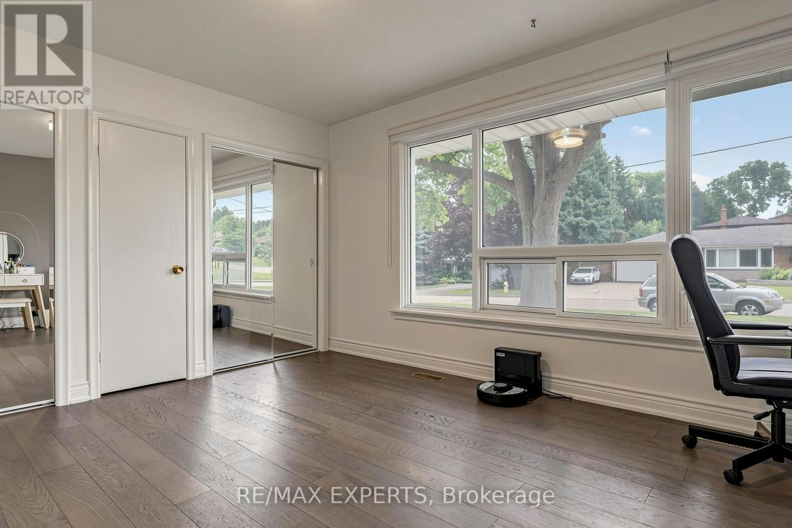 8 Longbridge Road, Vaughan, ON, L4J 1L5 - 17