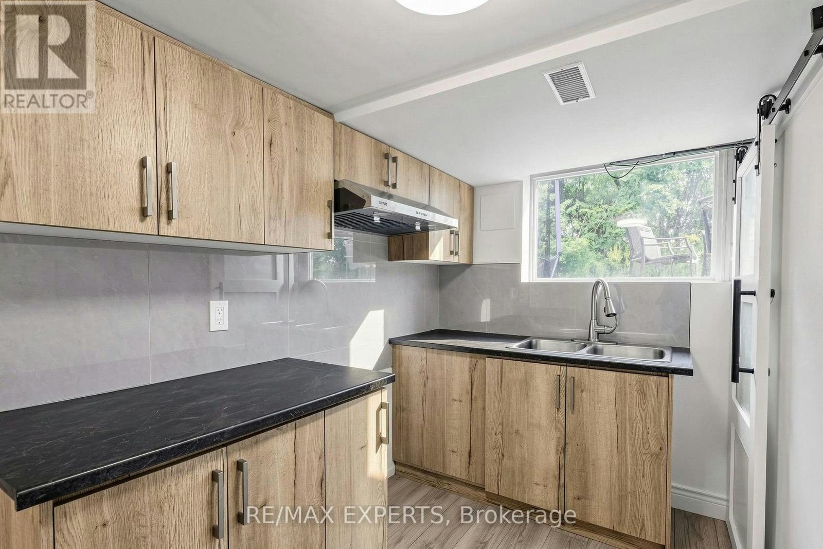 8 Longbridge Road, Vaughan, ON, L4J 1L5 - 38