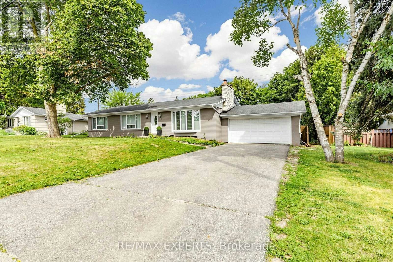 8 Longbridge Road, Vaughan, ON, L4J 1L5 - 2