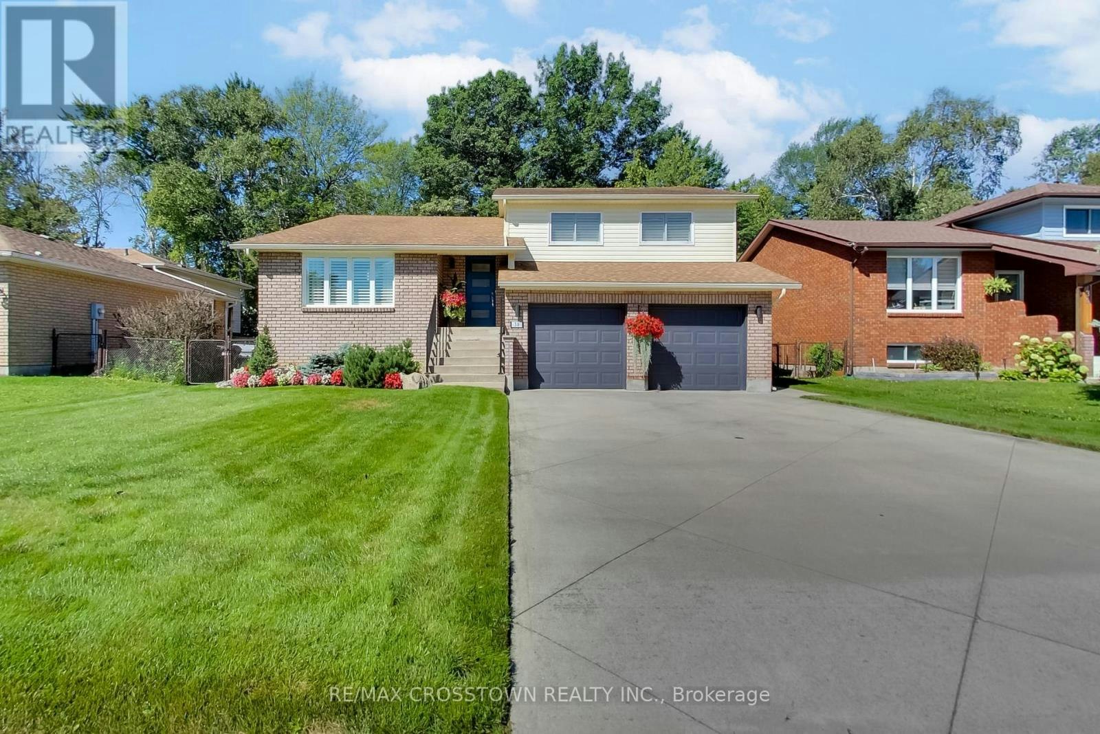 38 Innisbrook Drive, Wasaga Beach, ON, L9Z 1G2