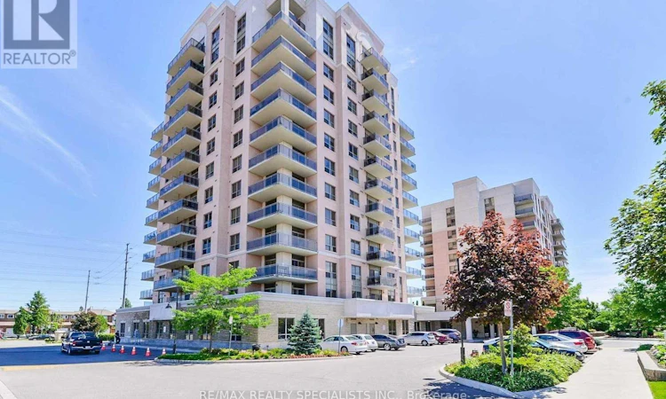 1007-810 Scollard Court