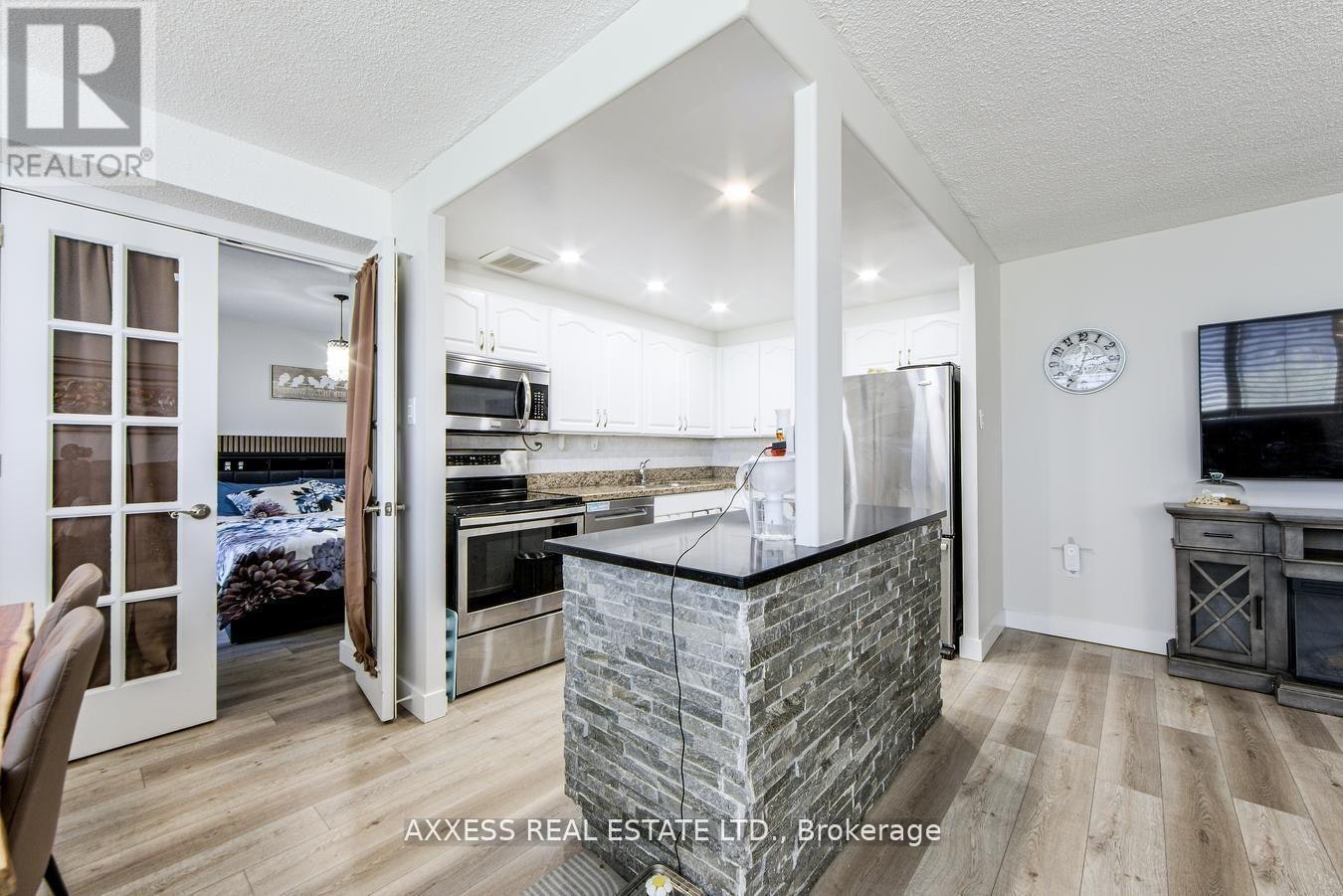 609-3590 Kaneff Crescent, Mississauga, ON, L5A 3X3 - 12