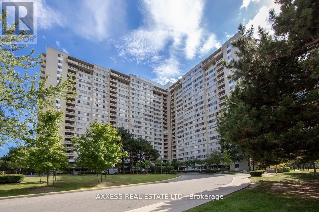 609-3590 Kaneff Crescent, Mississauga, ON, L5A 3X3
