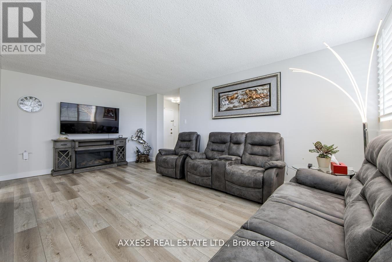 609-3590 Kaneff Crescent, Mississauga, ON, L5A 3X3 - 9
