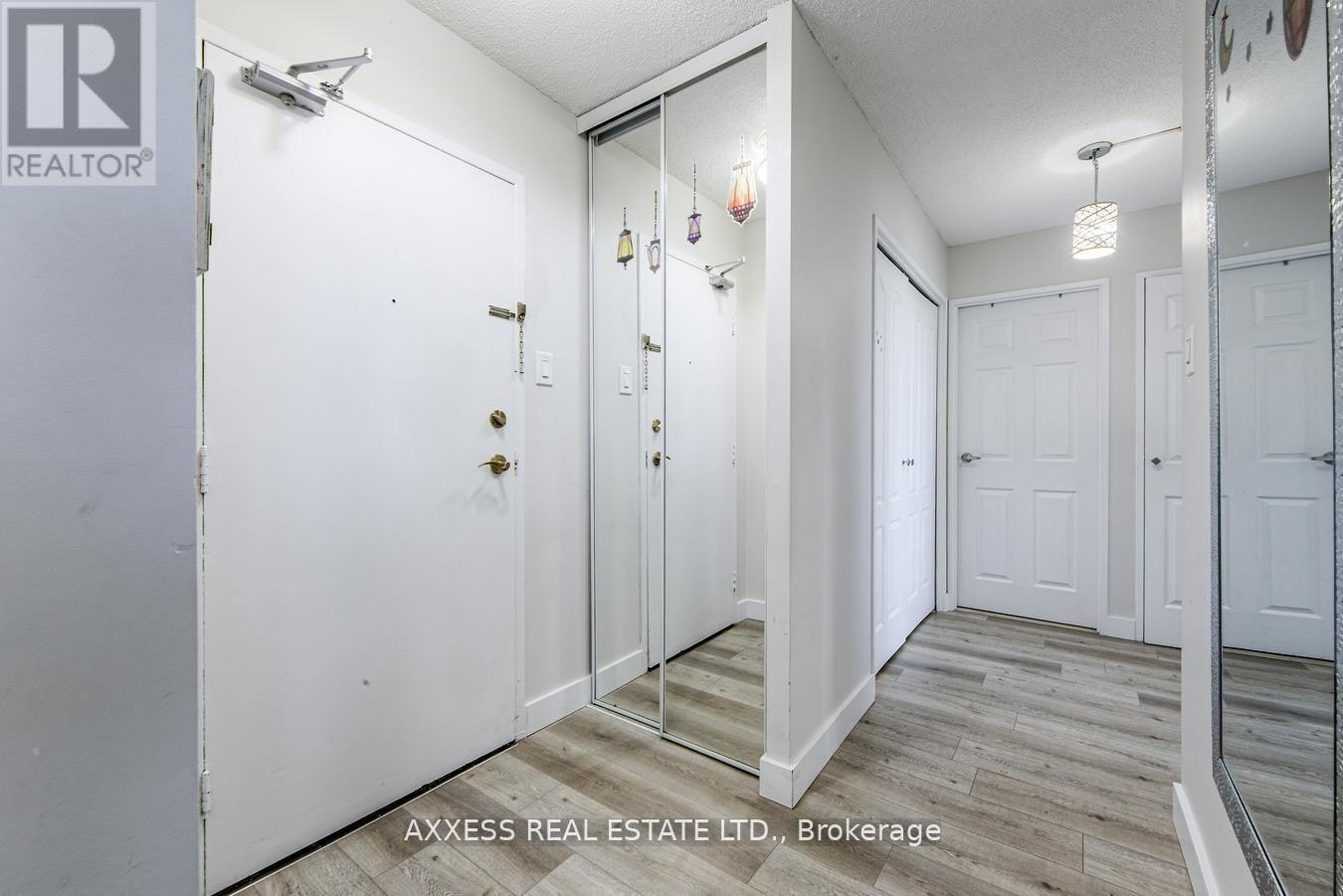 609-3590 Kaneff Crescent, Mississauga, ON, L5A 3X3 - 5
