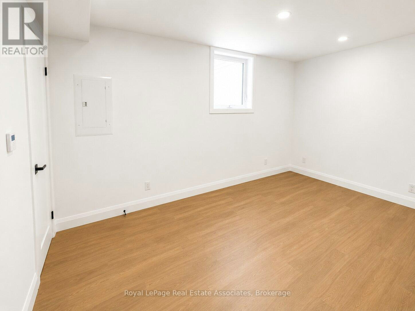 1 GS-17 White Avenue, Toronto, ON, M6N 1S7 - 6