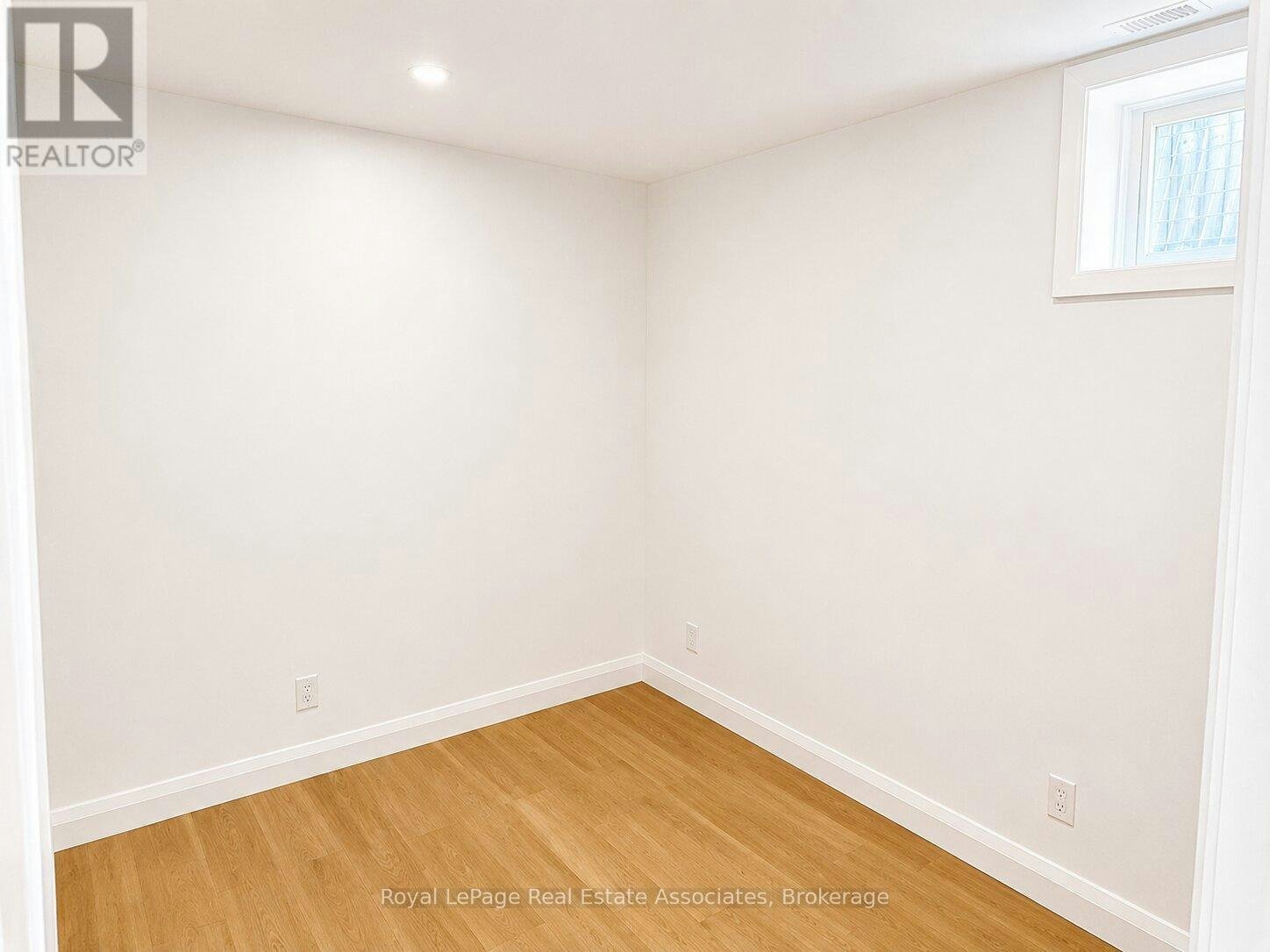 1 GS-17 White Avenue, Toronto, ON, M6N 1S7 - 10