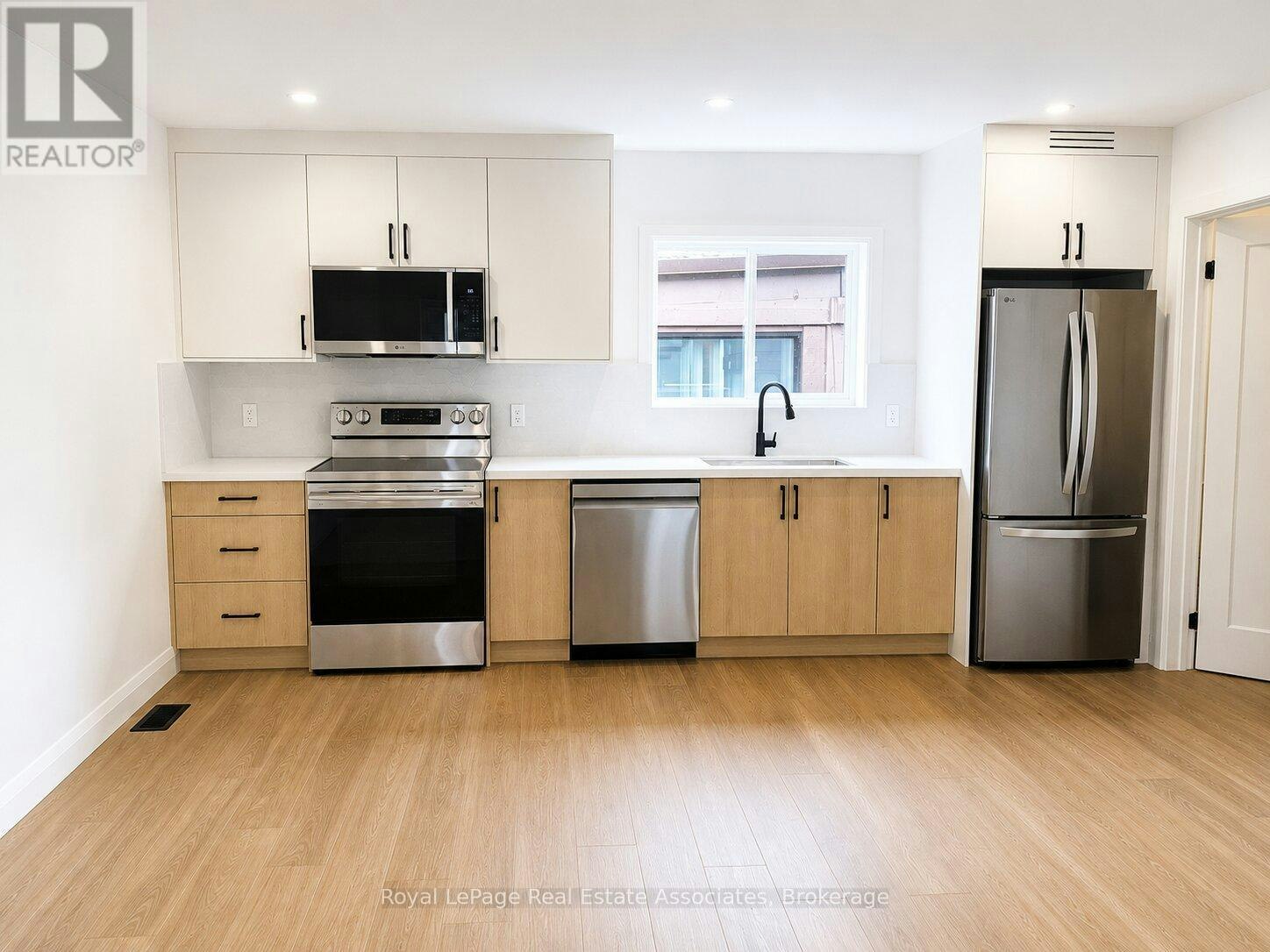 1 GS-17 White Avenue, Toronto, ON, M6N 1S7