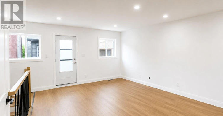 1 GS-17 White Avenue, Toronto, ON, M6N 1S7 - 3