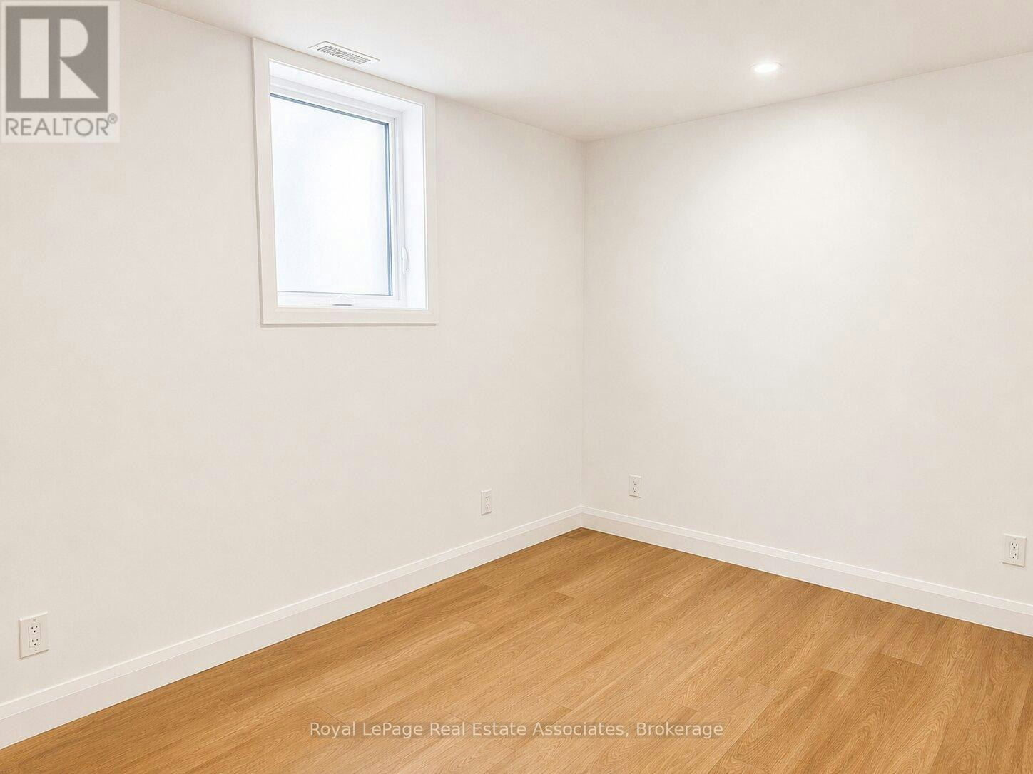1 GS-17 White Avenue, Toronto, ON, M6N 1S7 - 9