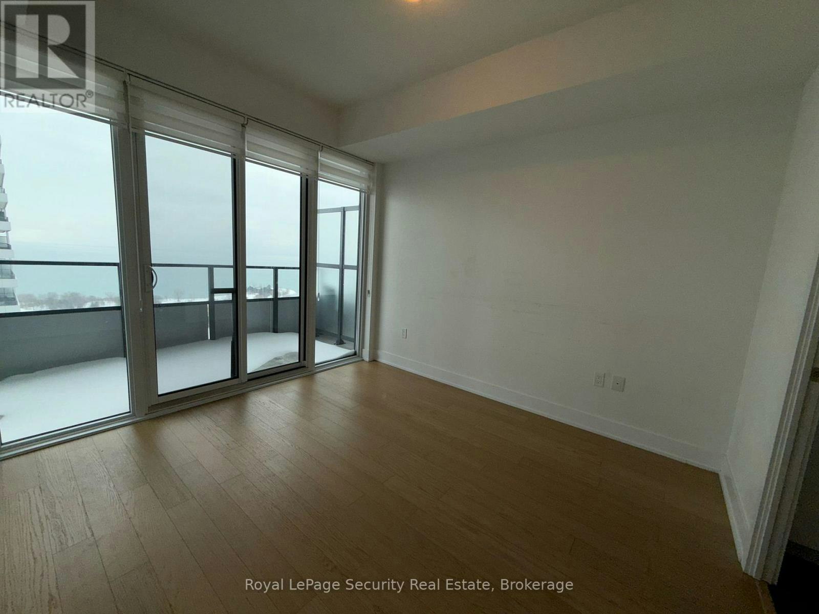 1916-30 Shore Breeze Drive, Toronto, ON, M8V 0J1 - 9