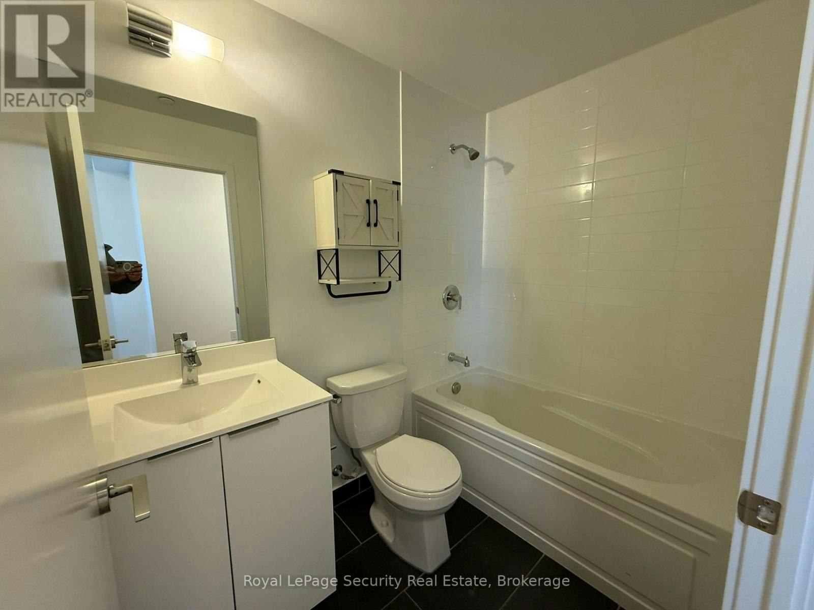 1916-30 Shore Breeze Drive, Toronto, ON, M8V 0J1 - 14