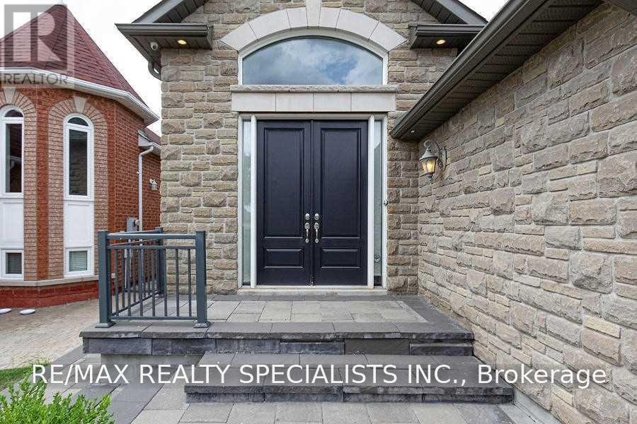 LOWER-5768 Whitehorn Avenue, Mississauga, ON, L5V 1W1 - 2