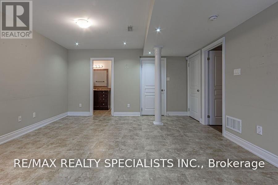 LOWER-5768 Whitehorn Avenue, Mississauga, ON, L5V 1W1 - 3