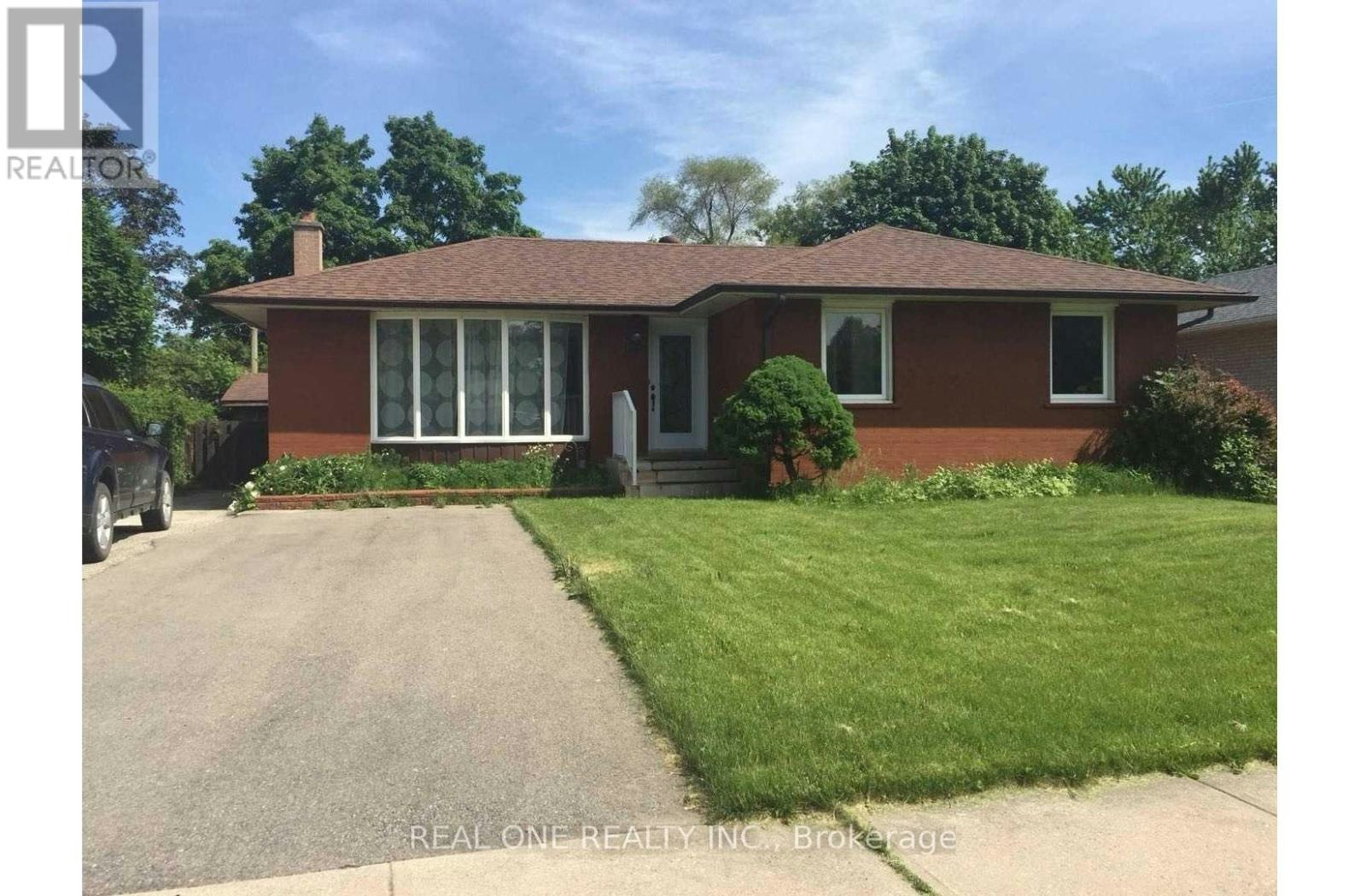 BSMT ROOM 1-58 Sewell Drive, Oakville, ON, L6H 1C5