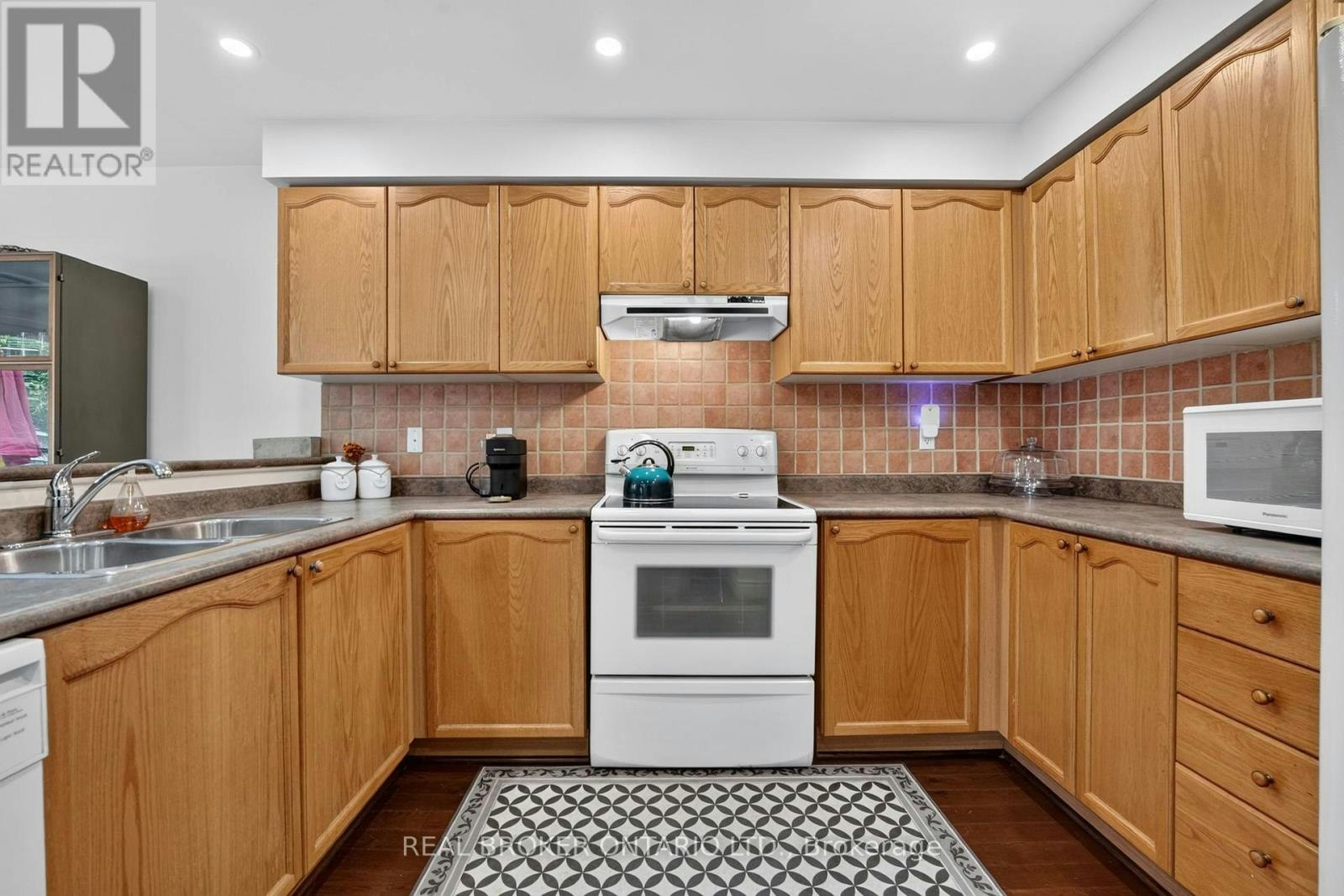 35 Belmont Boulevard, Halton Hills, ON, L7G 6B9 - 13