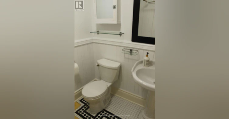 LOWER L-82 Galley Avenue, Toronto, ON, M6R 1H1 - 15