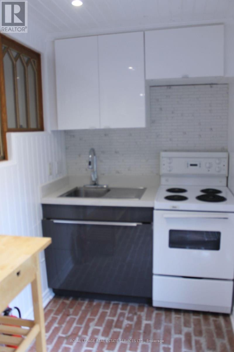 LOWER L-82 Galley Avenue, Toronto, ON, M6R 1H1 - 13