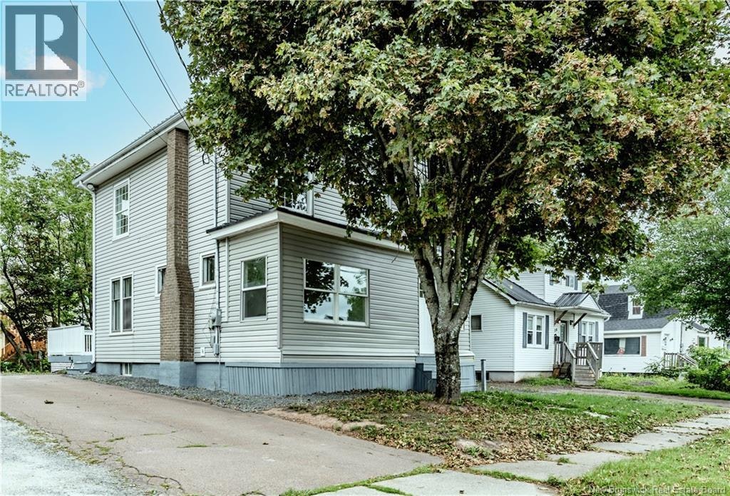 16 Humphrey, Moncton, NB, E1C 6N9