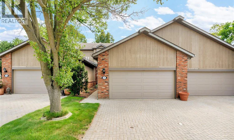65 Fairway Crescent
