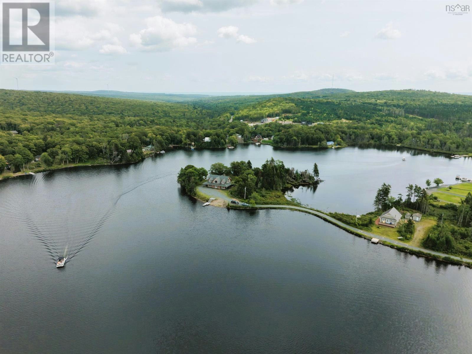 47 Pats Boulevard, Sutherland Lake, NS, B0M 1M0
