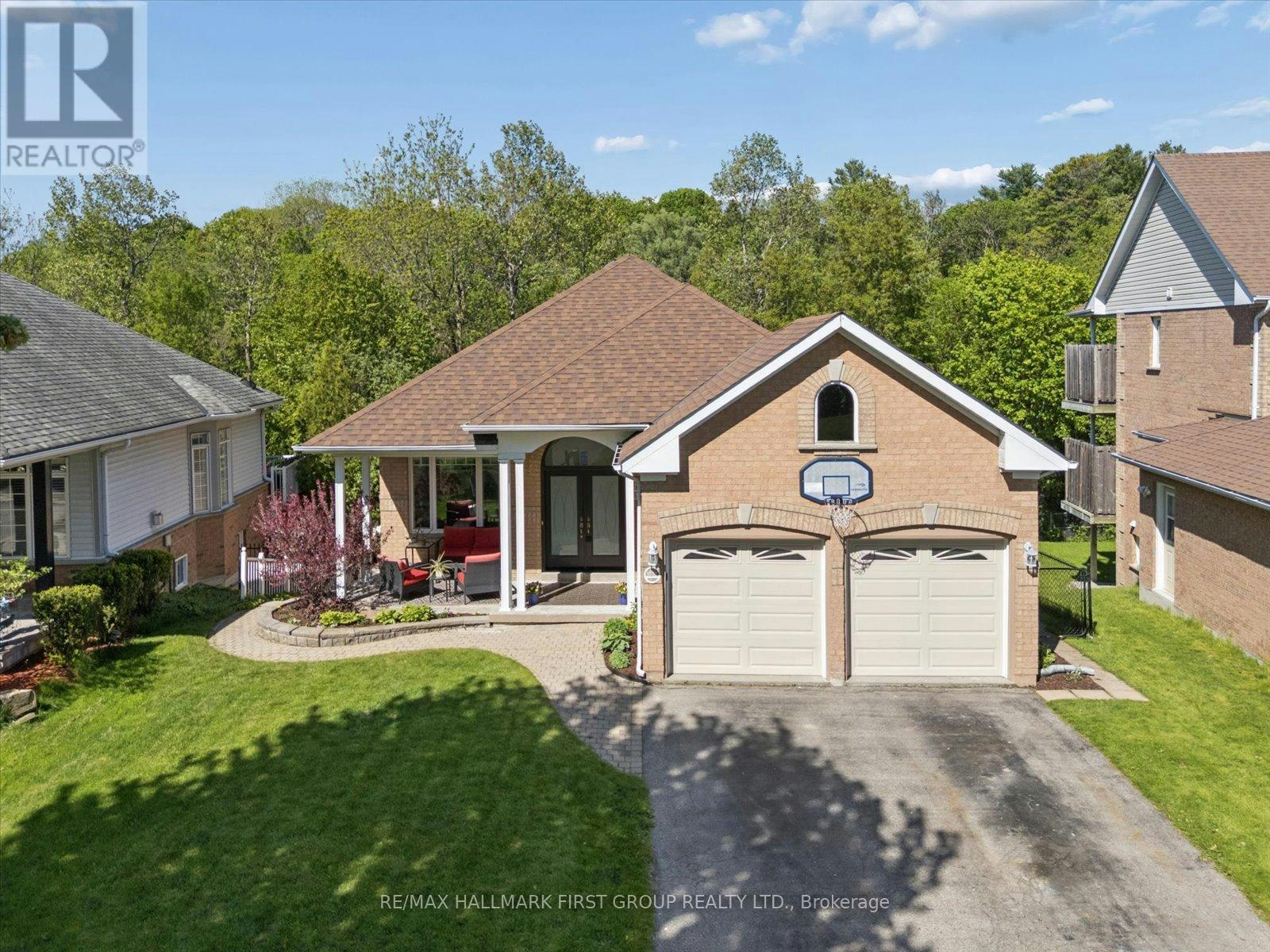 1028 Highbrooke Court, Oshawa, ON, L1K 2K6