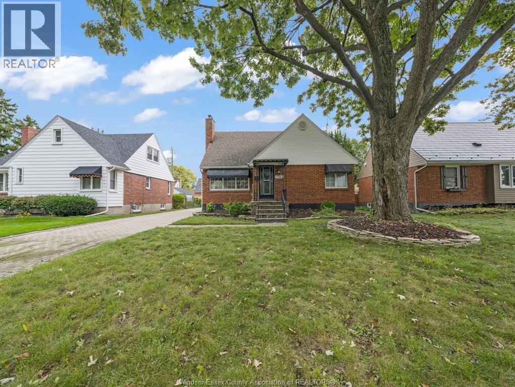 2584 Chilver, Windsor, ON, N8W 2V9