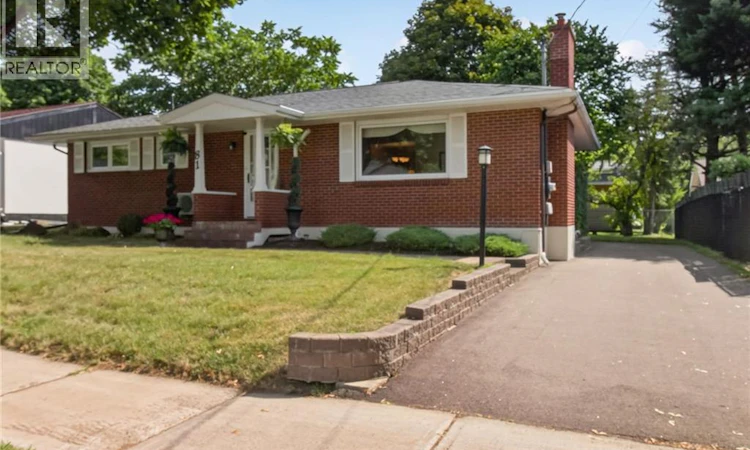81 Mount Royal Boulevard