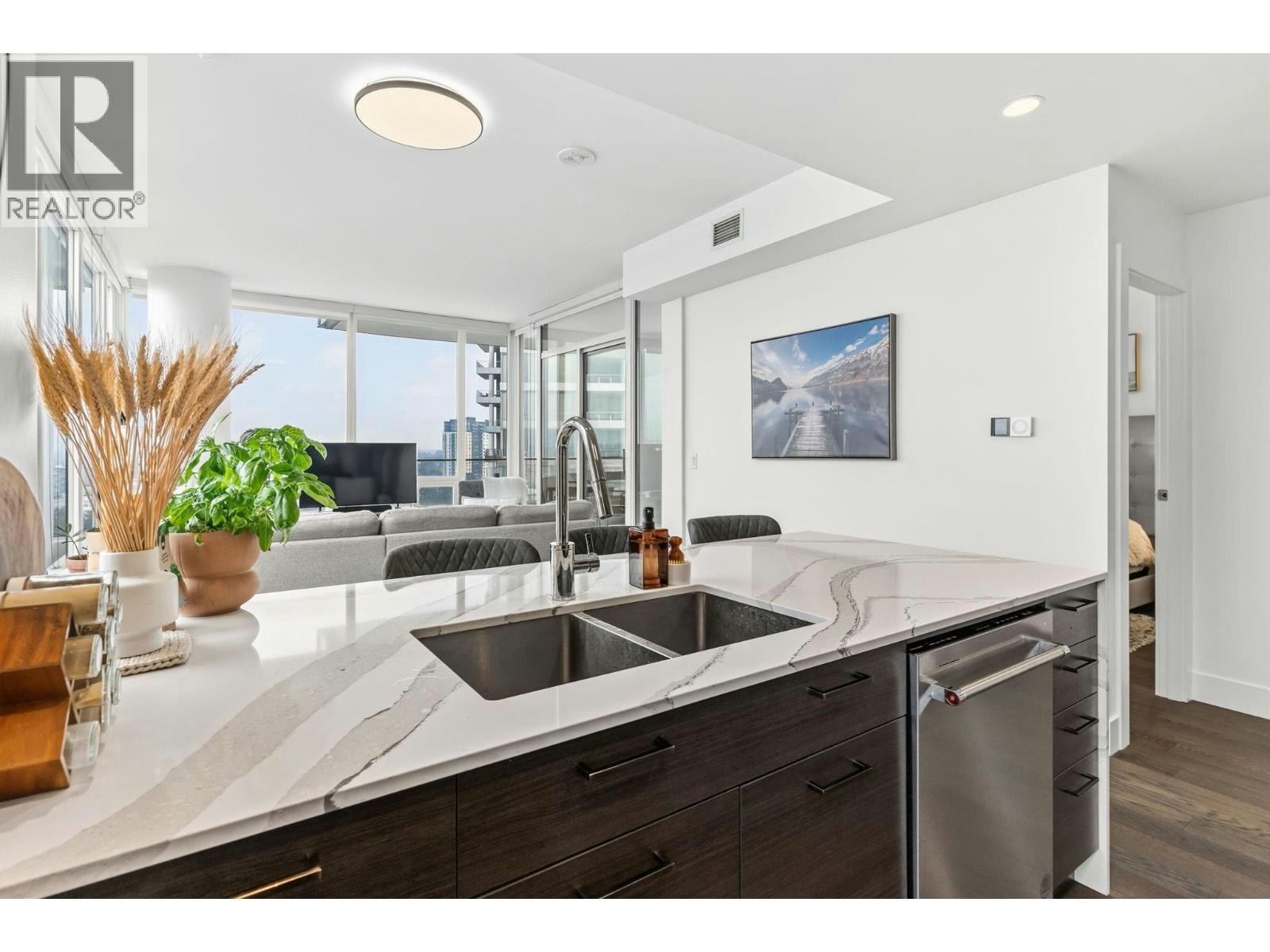 1102-1181 Sunset Drive - 5
