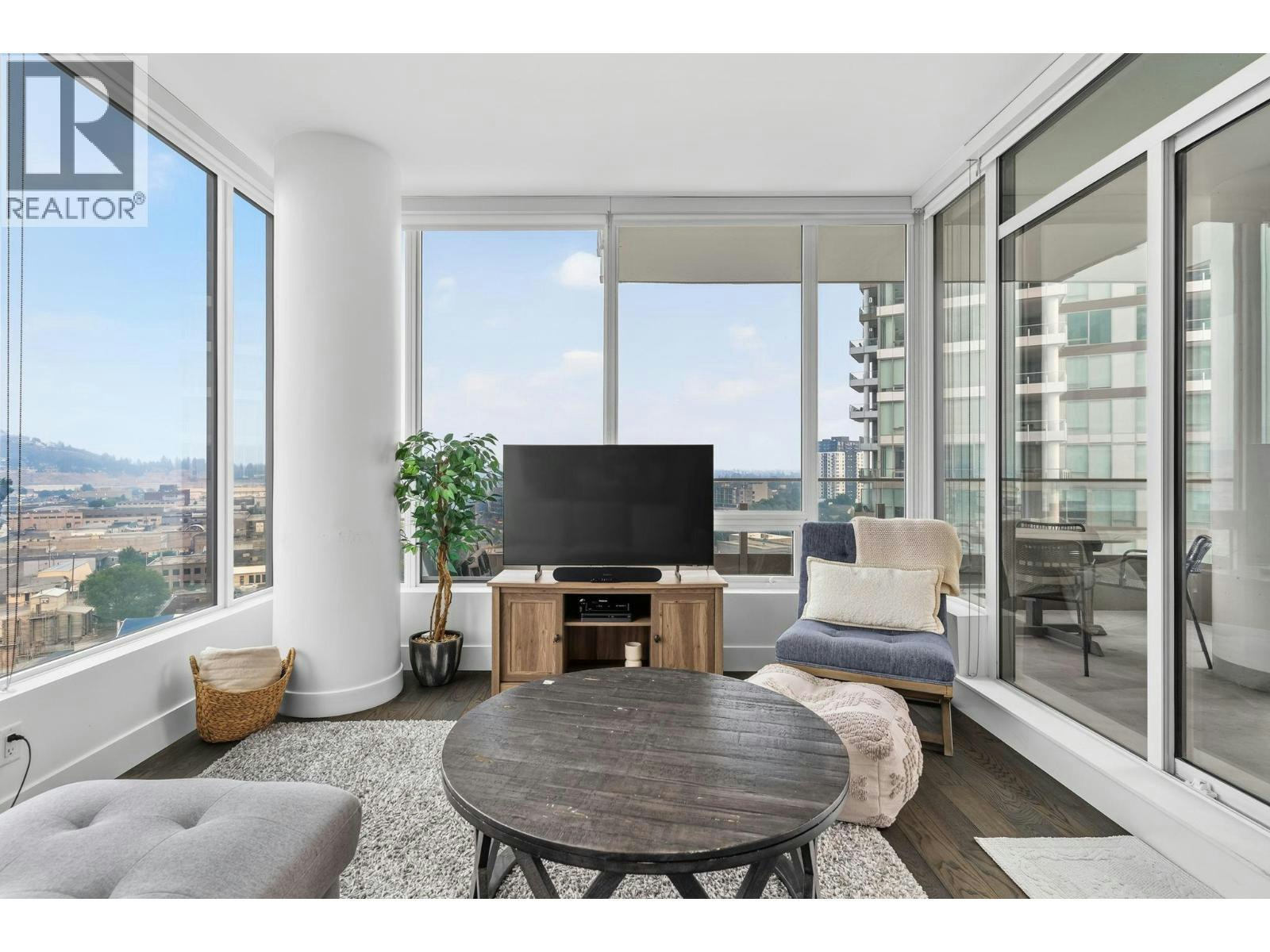 1102-1181 Sunset Drive - 3