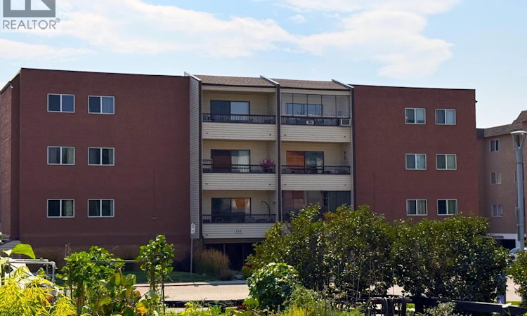 305-555 Rowcliffe Avenue