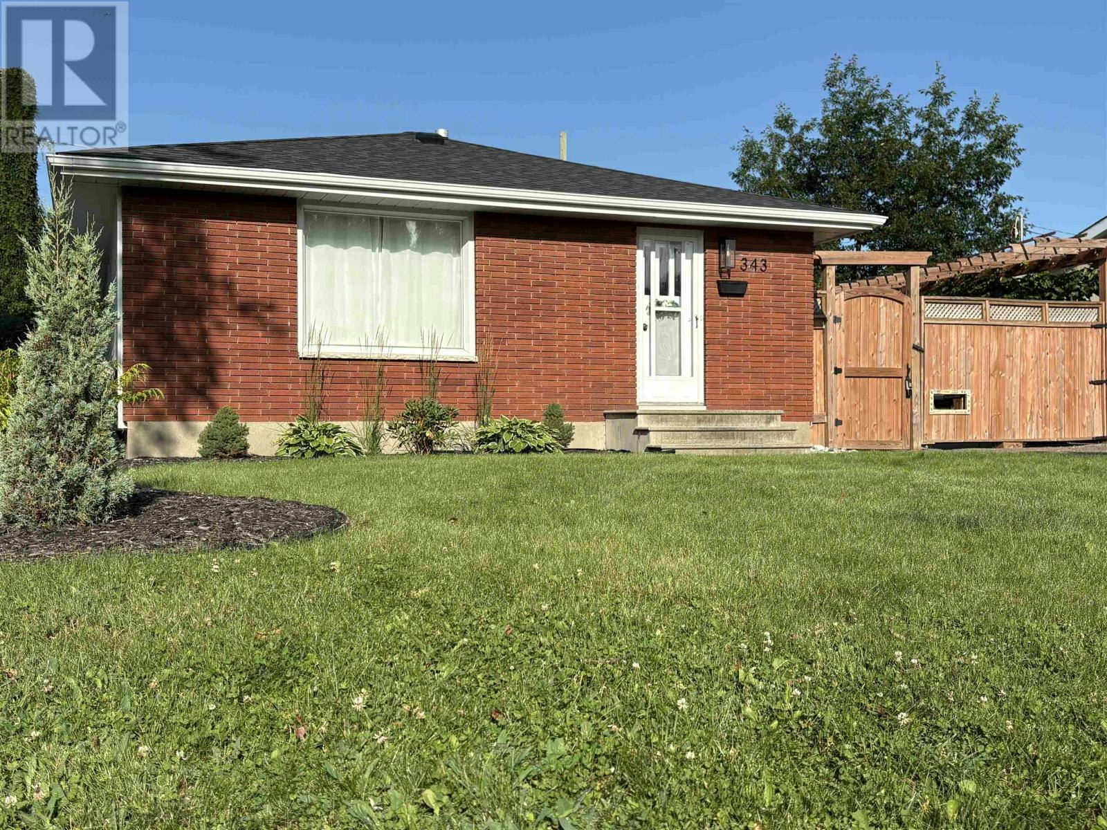 343 Sillesdale Crescent, Thunder Bay, ON, P7C 1S9