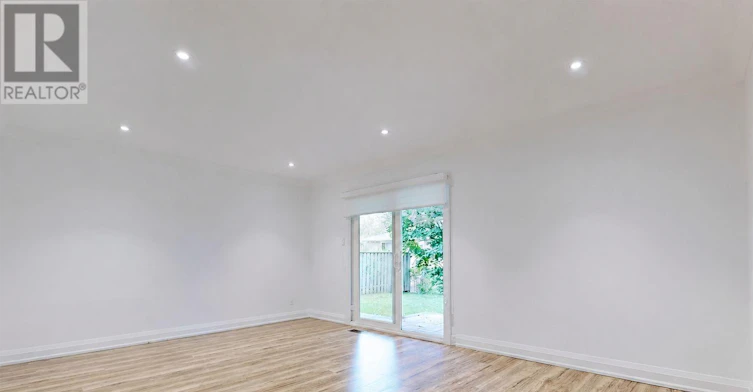 663 Conacher (Lower Drive, Toronto, ON, M2M 3N4 - 5