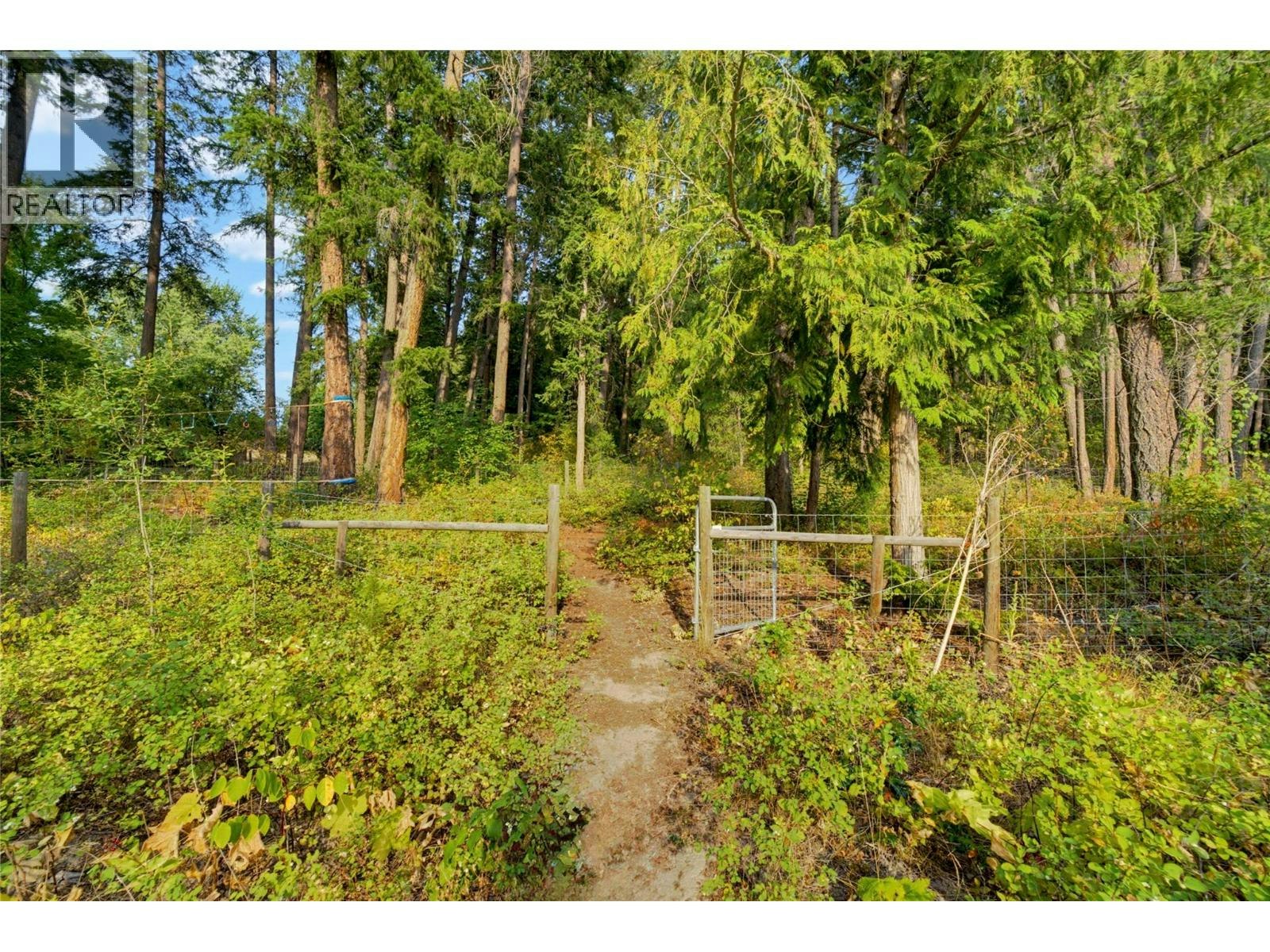 11-3820 NE 20 Street, Salmon Arm, BC, V1E 0G7 - 54