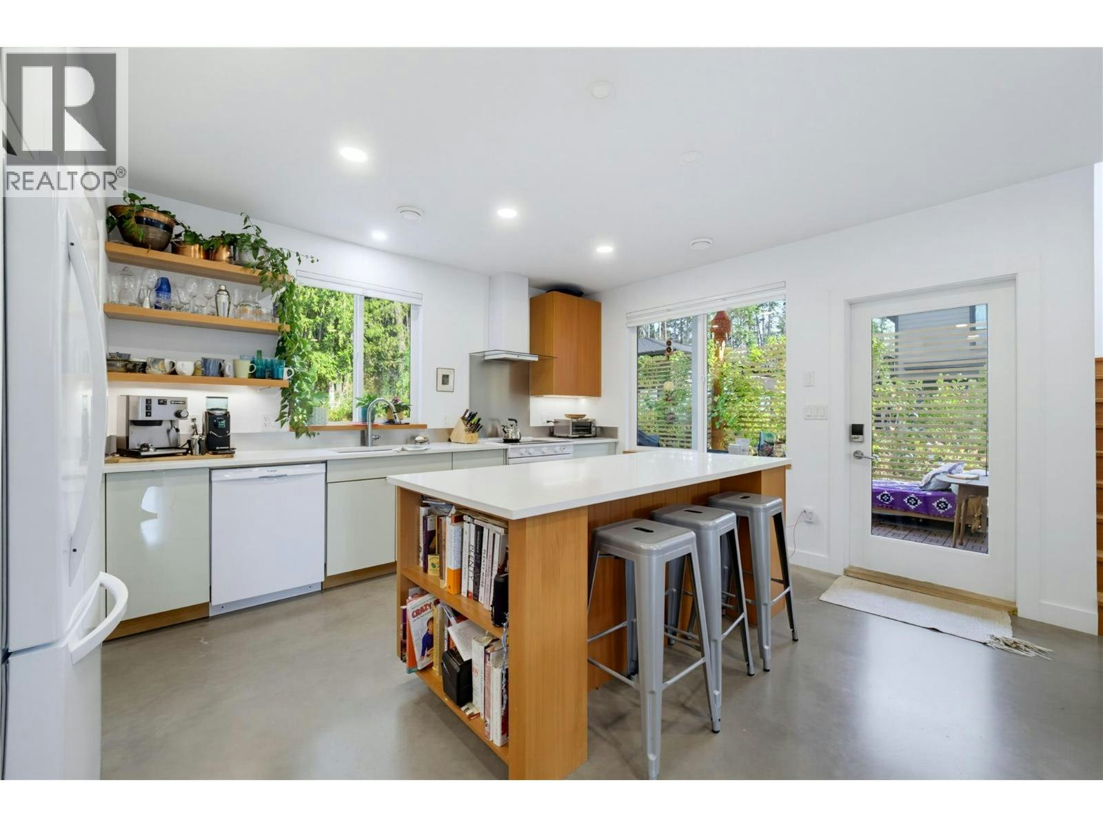 11-3820 NE 20 Street - 4