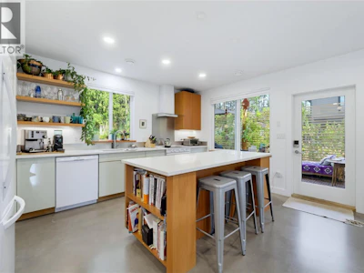 11-3820 NE 20 Street - 4