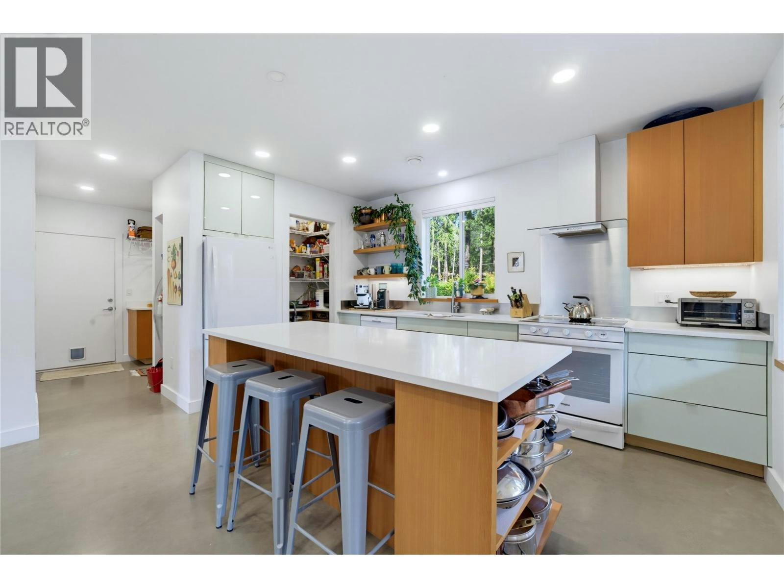 11-3820 NE 20 Street - 5