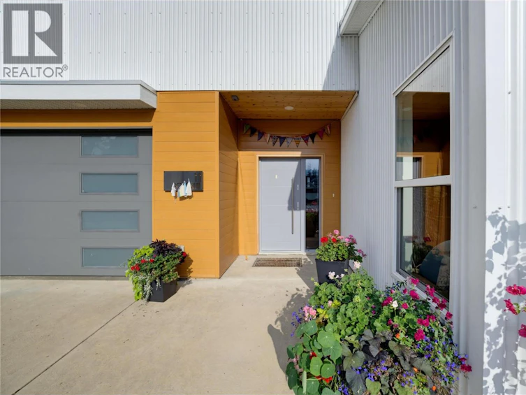 11-3820 NE 20 Street, Salmon Arm, BC, V1E 0G7 - 2