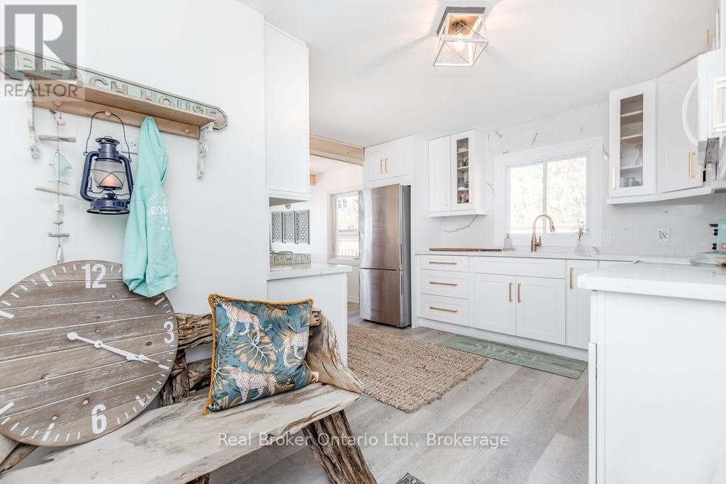 7 Oliver Drive, Tiny, ON, L0L 2J0 - 4