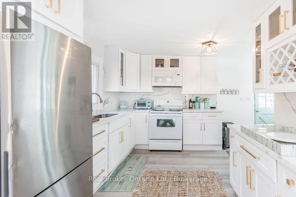 7 Oliver Drive, Tiny, ON, L0L 2J0 - 6