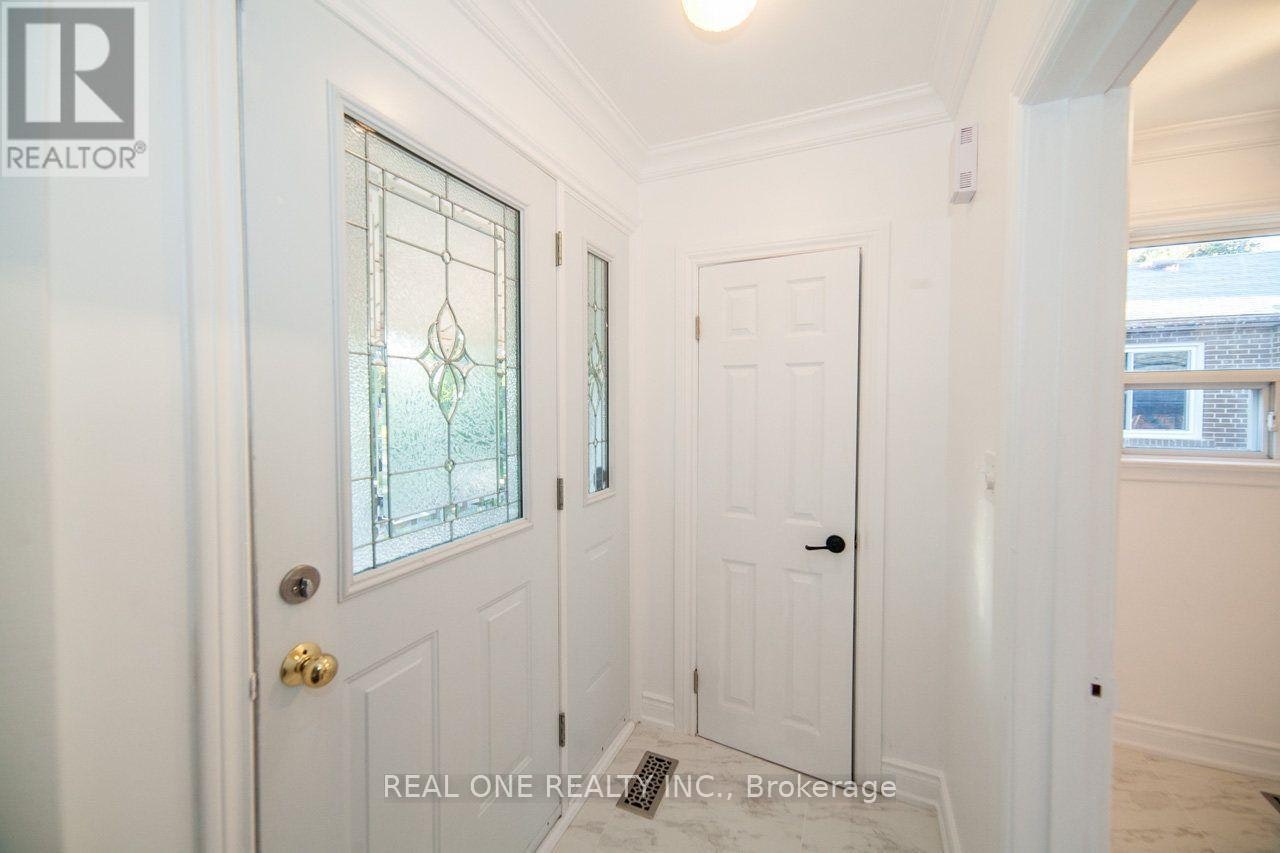 375 Neal Drive, Richmond Hill, ON, L4C 3L6 - 8