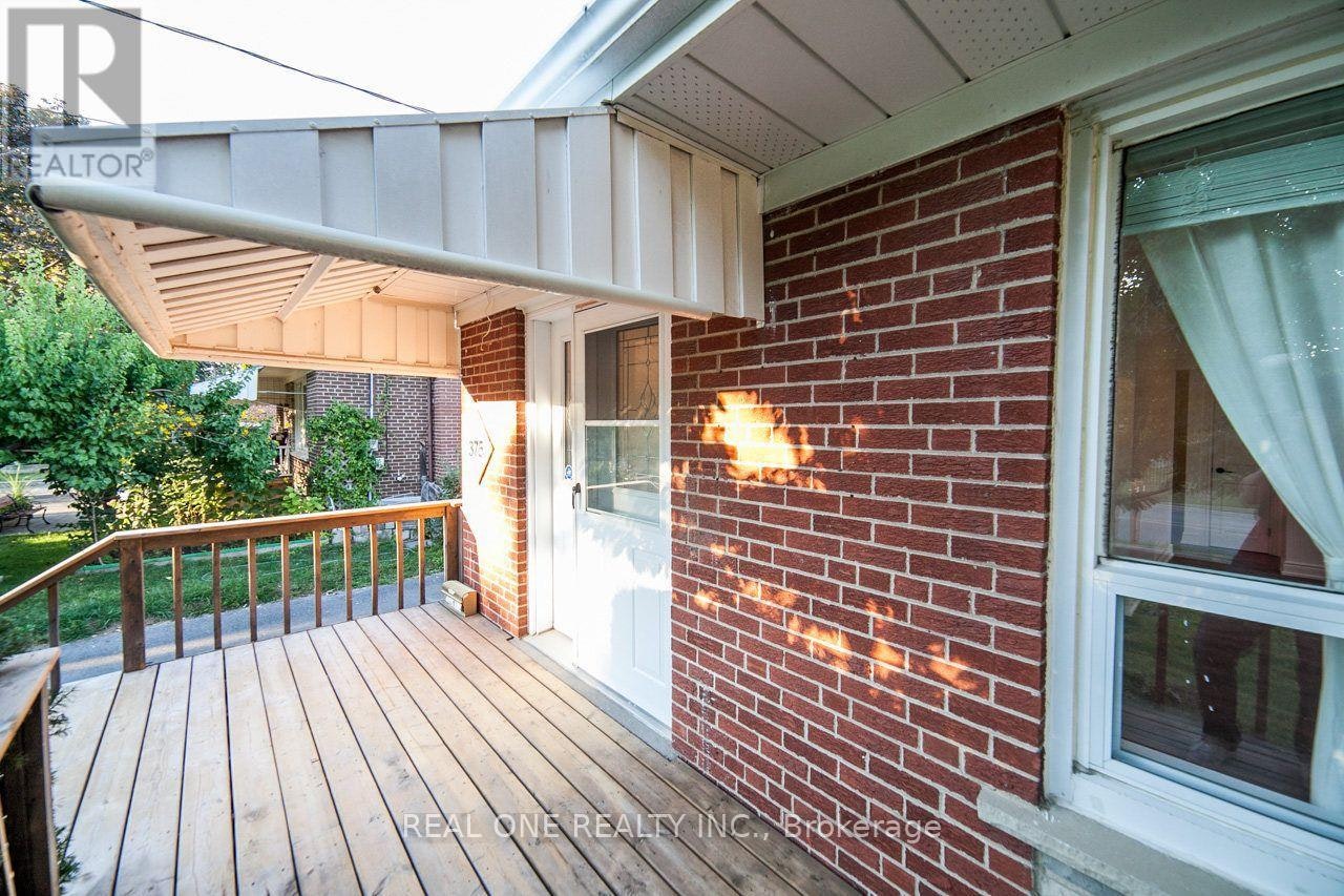 375 Neal Drive, Richmond Hill, ON, L4C 3L6 - 6
